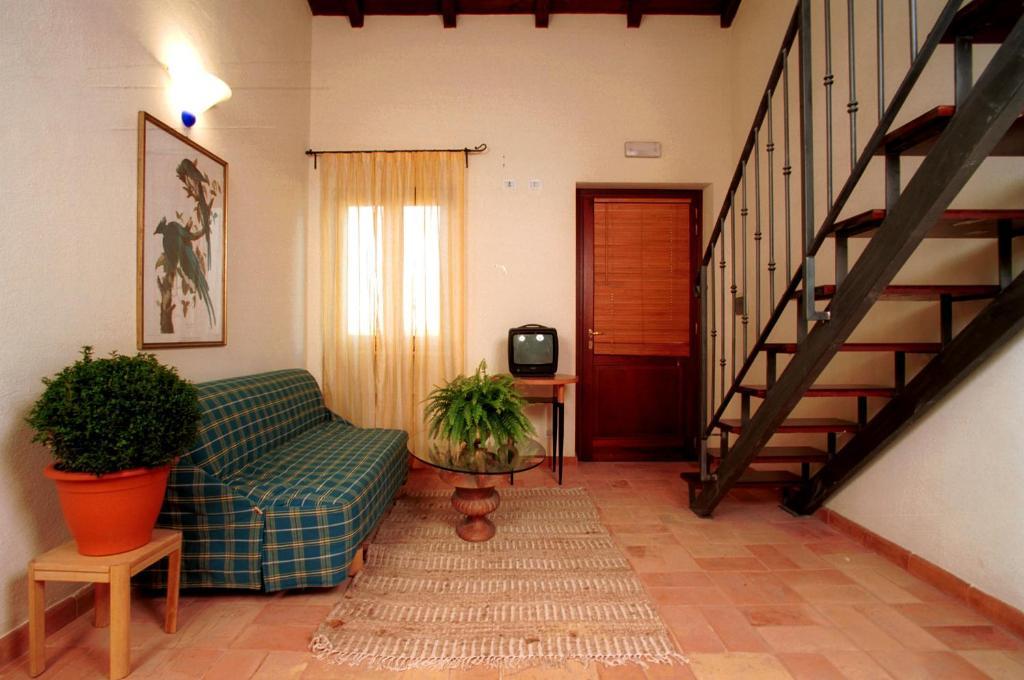 Agriturismo Lecanfore Hostal Castel di Leva Habitación foto